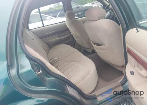 2000 Mercury Grand Marquis Gs z USA, uszkodzony, nr VIN 2MEFM74W3YX627146